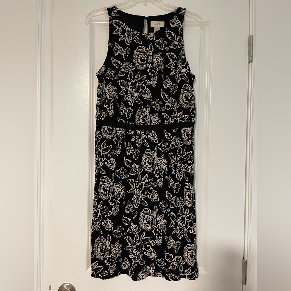 NWT LOFT Black and Cream Floral Sleeveless Scoop Neck Dress, size M